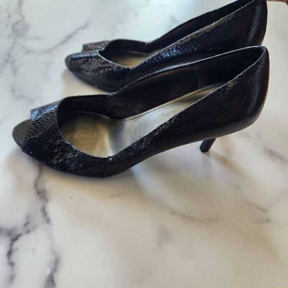 Fioni size 8.5 croc reptilian glossy open peep toe high heels jet black - Picture 6 of 7